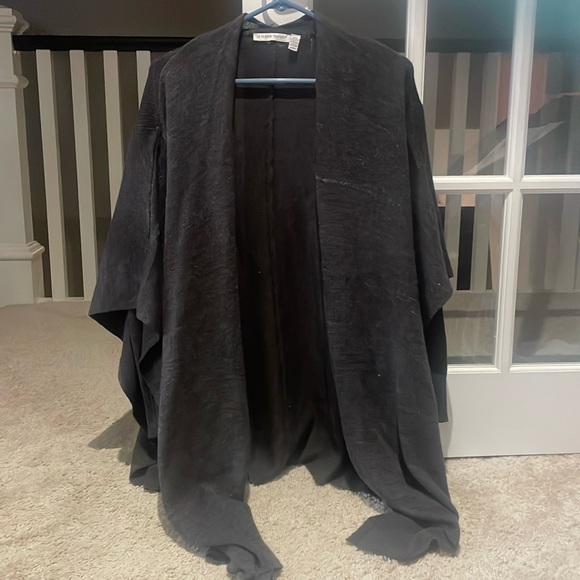 3/$15 Open front poncho size small grey - Picture 1 of 3
